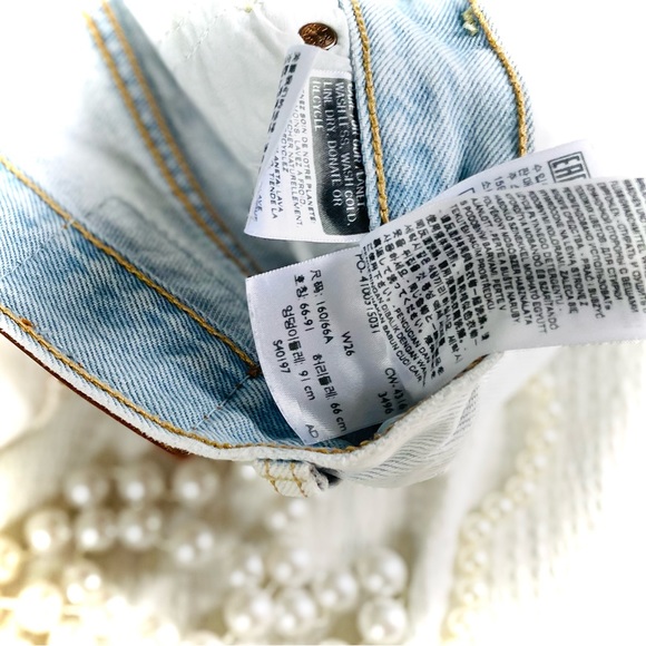 LEVIβS | 26/XS/S | Light Wash High Waist Hotty Hot Cut Off Distressed Raw Shorts - Picture 10 of 10